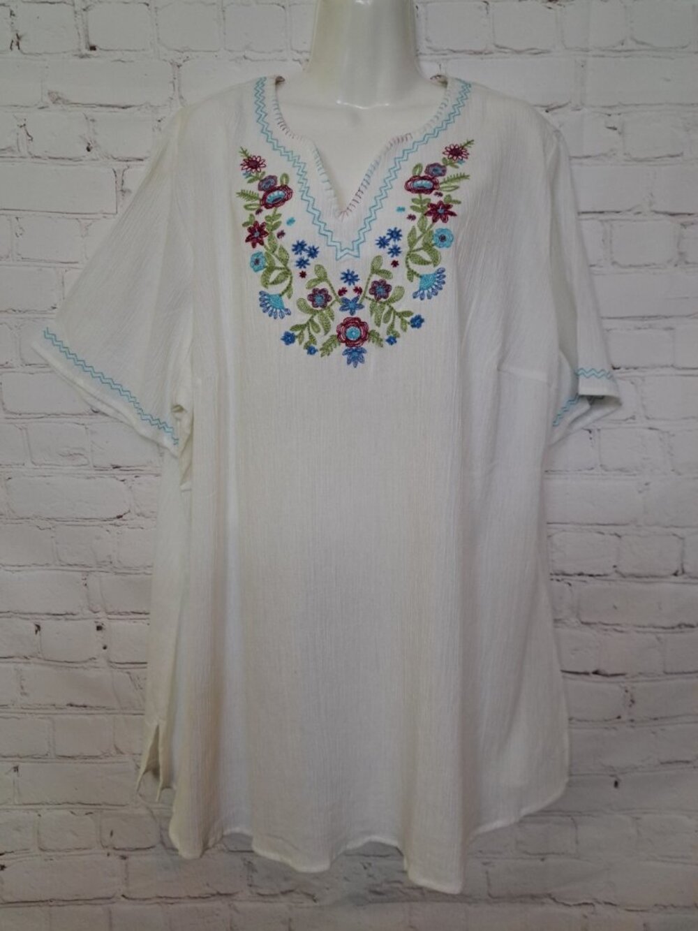 D&Co. Floral Embroidered Cotton  Boho Tunic Top Size 1X